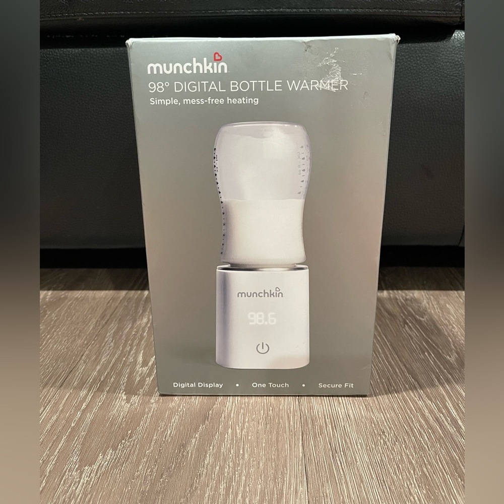 Munchkin 98° Digital Bottle Warmer - White